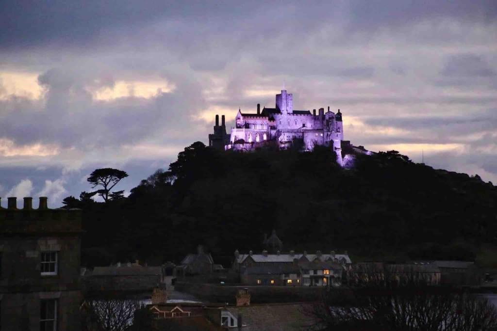 Very Spacious, Great Location. Castle And Sea View Holiday home