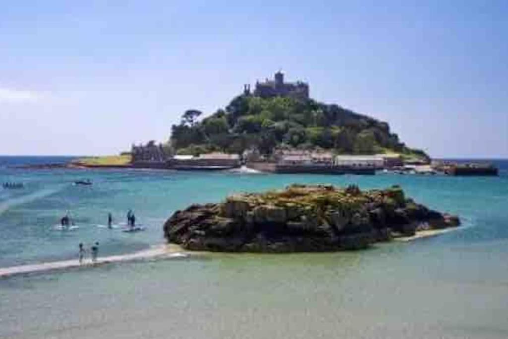 Very Spacious, Great Location. Castle And Sea View Marazion