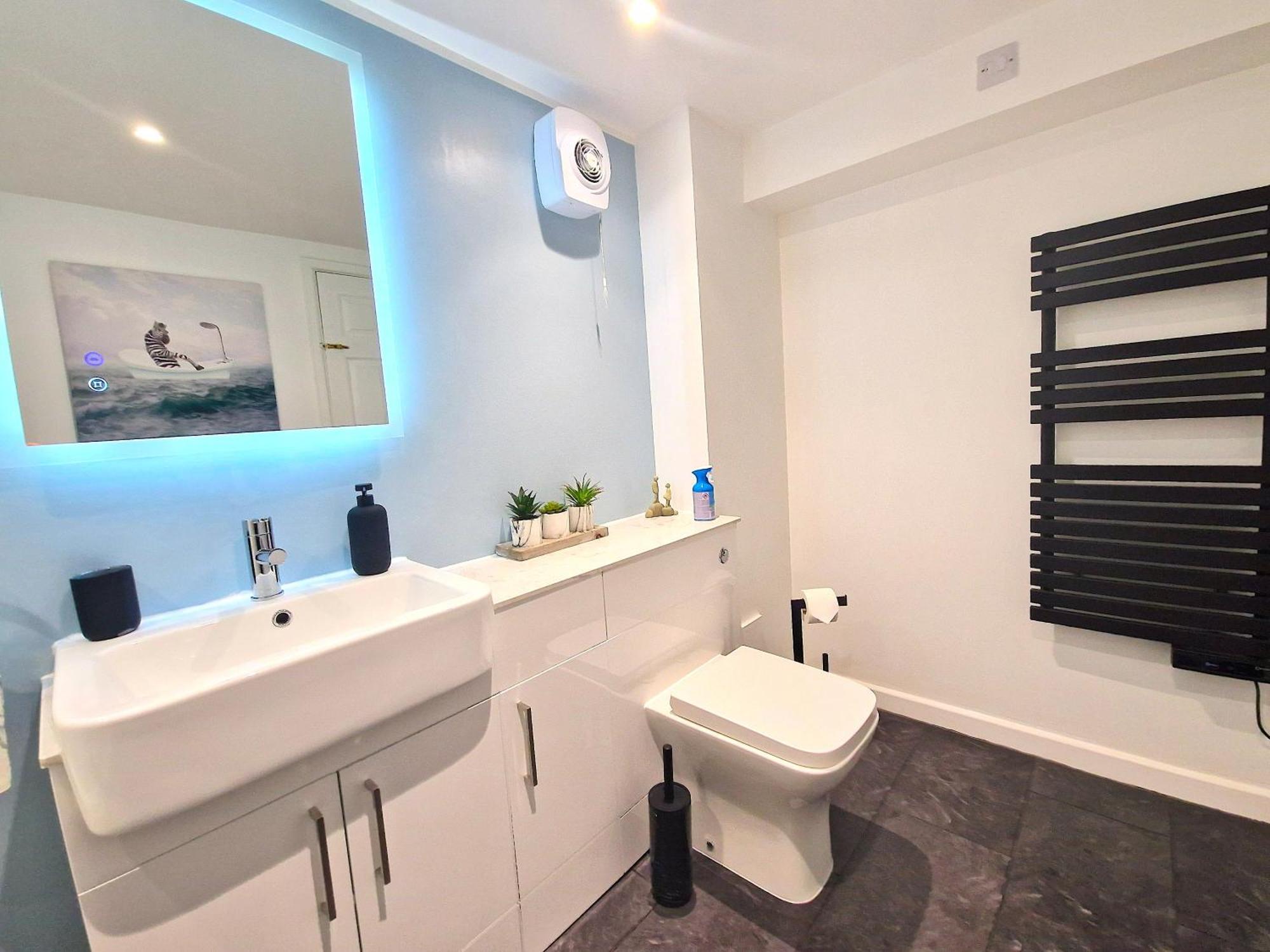 Very Spacious, Great Location. Castle And Sea View Marazion