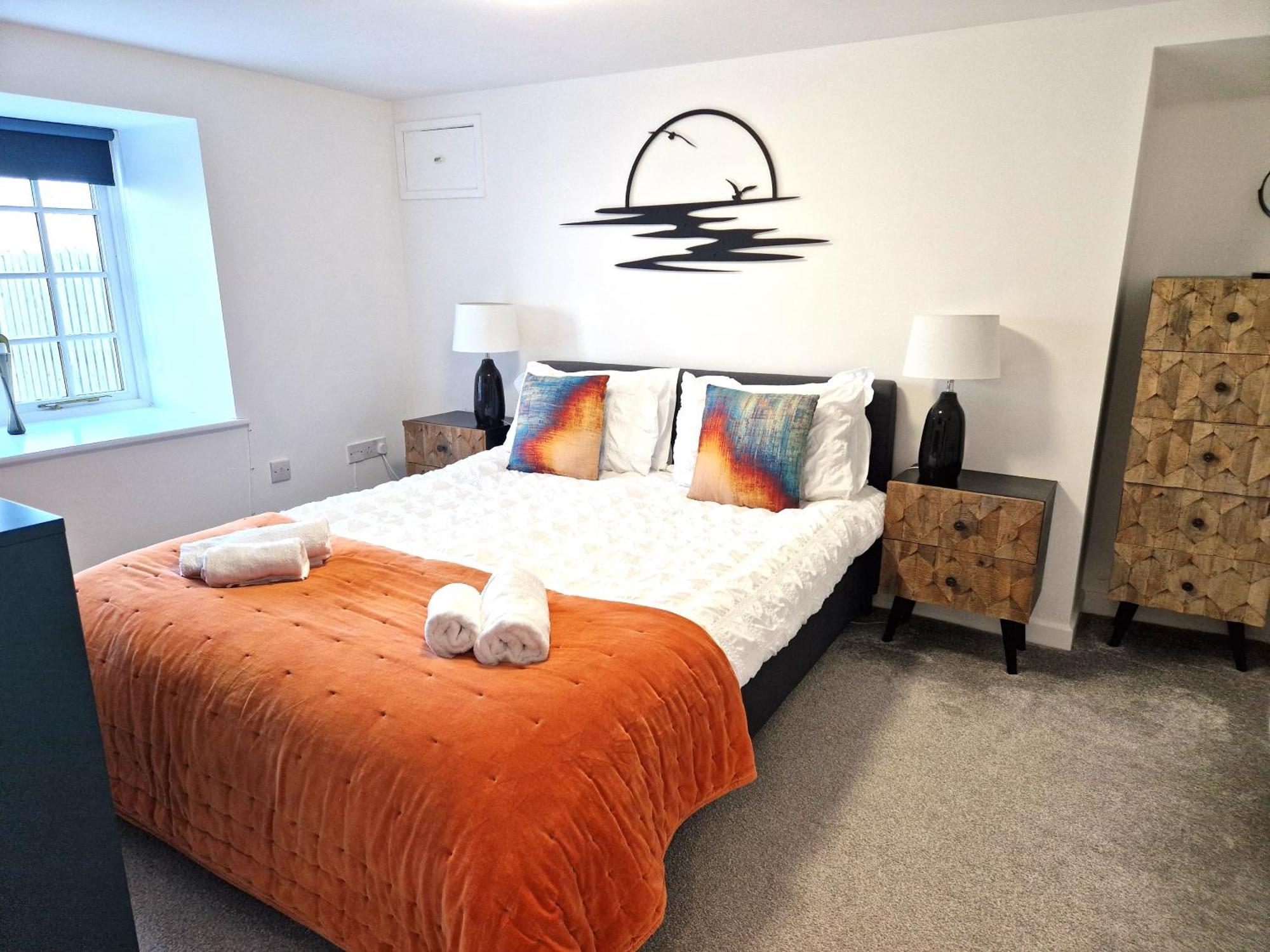 Very Spacious, Great Location. Castle And Sea View Holiday home Marazion