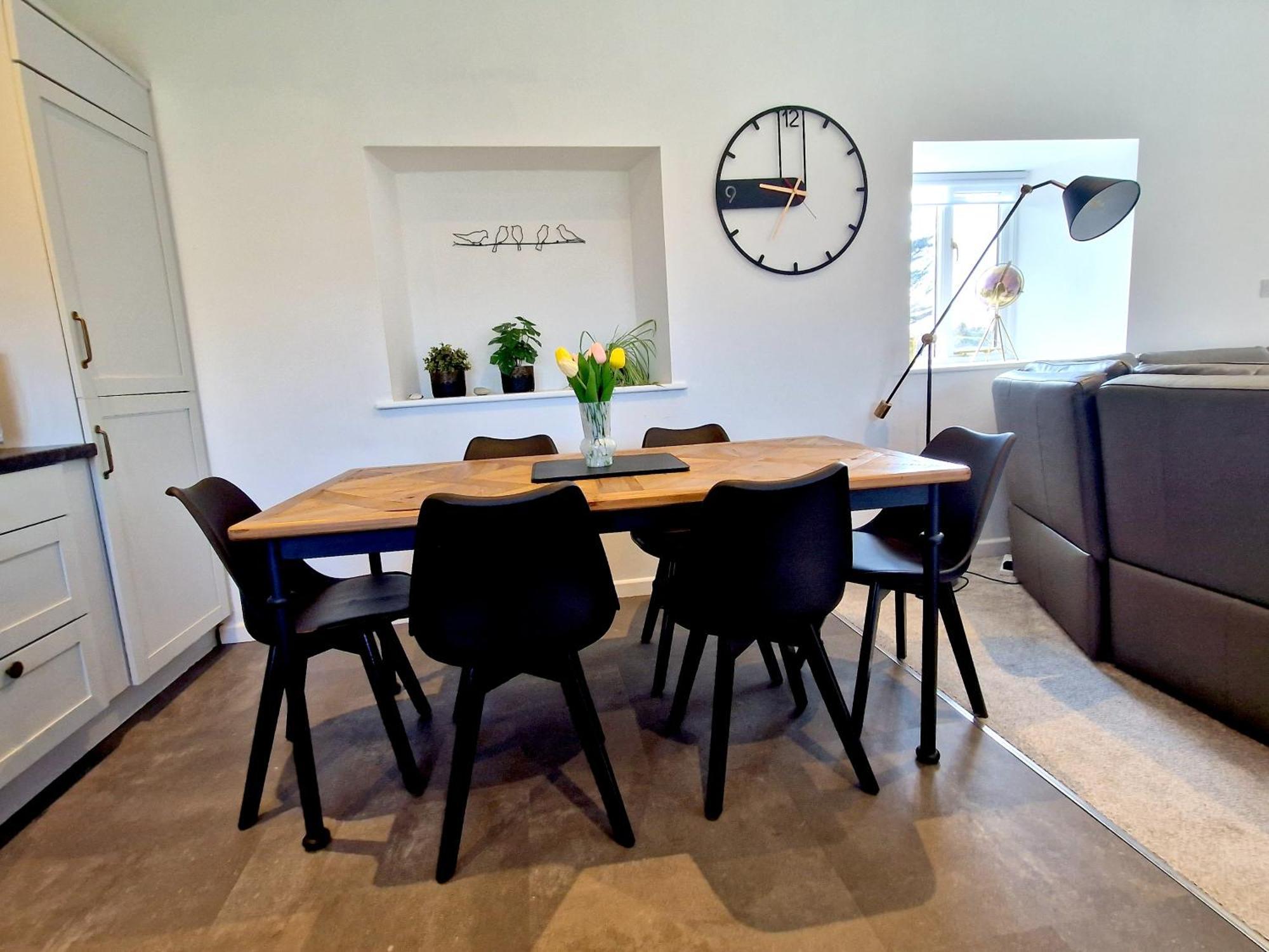 Very Spacious, Great Location. Castle And Sea View Holiday home *